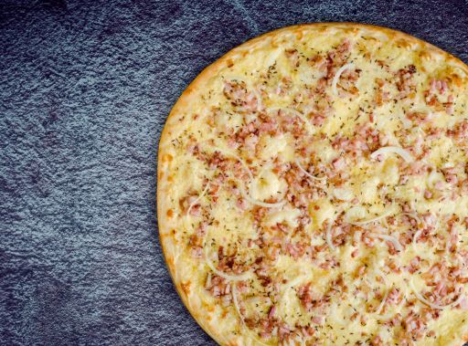 Bacon bun pizza - 1 - Pica Lulū