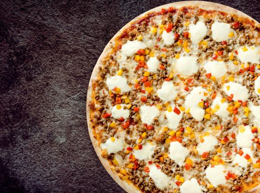 Rocker Lulu pizza - 1 - Pica Lulū