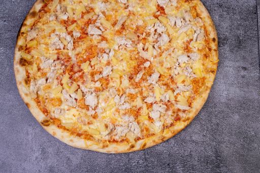 Chicken pizza with pineapple - 1 - Pica Lulū